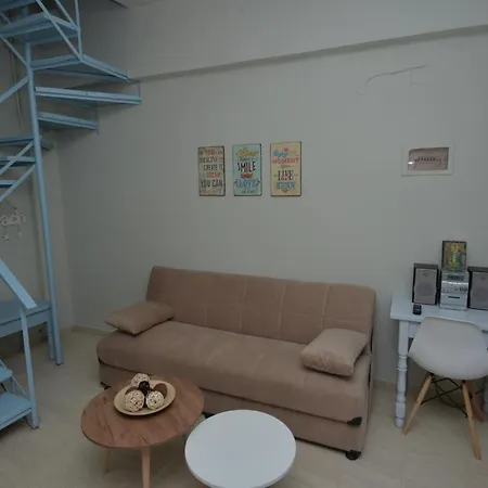 Flora Maisonette 1 *