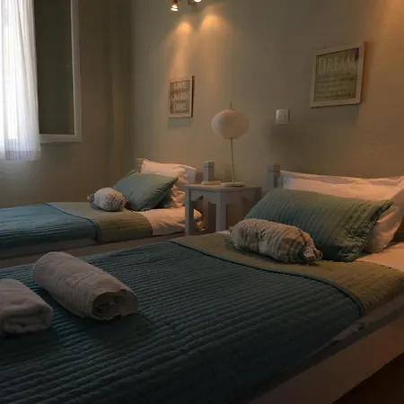 Flora Maisonette 1 *