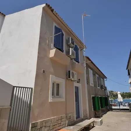 Flora Maisonette 1 * Gaios
